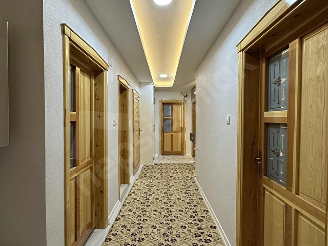 ALTIPARMAKTAN KÖŞE PARSEL GÜNEY CEPHELİ 4+1 SATILIK MÜSTAKİL EV - Görsel 10