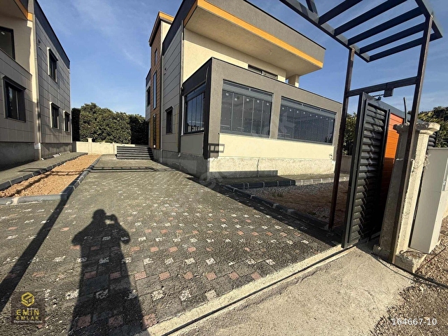 MERSİN/TARSUS İLÇESİNDE EMİN EMLAKTAN SATILK ULTRA LÜXS VİLLA