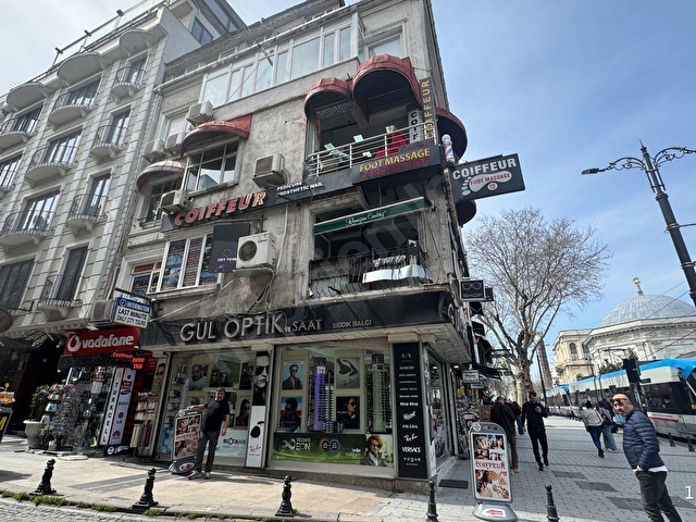 Sultanahmet Divan Yolu Caddesine Bakan Dükkan - Görsel 11