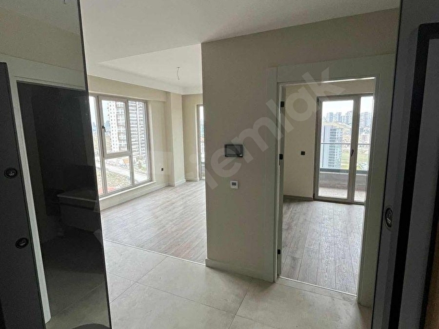 Turyaptan Bordo Yaşamda Çift cephe Ara Kat 1+1 Köşe Daire - Görsel 3