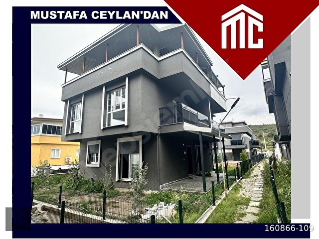 İzmir seferihisar Doğanbeyde 3+1 Satılık Villa şömineli geniş yazlık