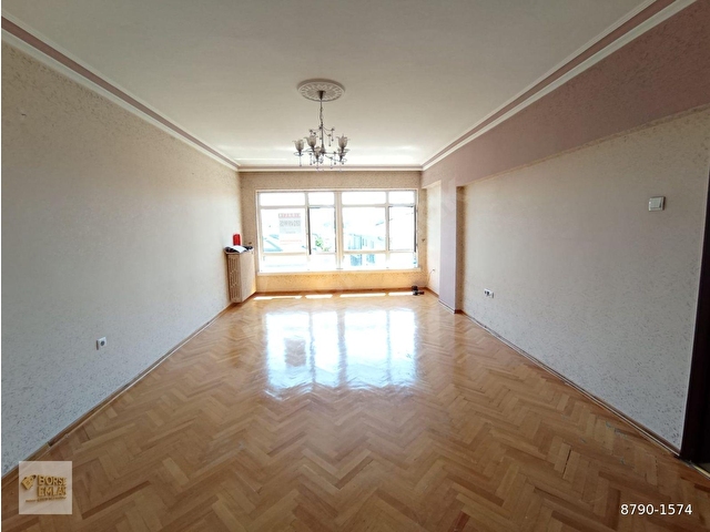 KENNEDY CADDESİNDE 3+1 BAKIMLI KİRALIK DAİRE