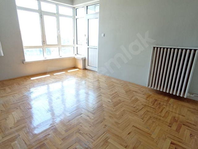 KENNEDY CADDESİNDE 3+1 BAKIMLI KİRALIK DAİRE - Görsel 6