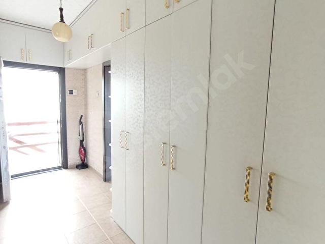 KENNEDY CADDESİNDE 3+1 BAKIMLI KİRALIK DAİRE - Görsel 8