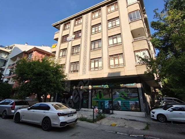 GÜNDÜZden KOLEJ SERVİ SOKAK TA 1.NCİ KAT 3 ODA 1 SALON KOMBİLİ İÇİ KISMEN YAPILI ÖN VE YAN CEPHE - Görsel 2