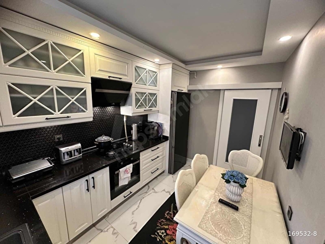 KÜÇÜKÇEKMECE CUMHURİYET MH SATILIK 3+1 OTOPARKLI ARA KAT DAİRE - Görsel 19