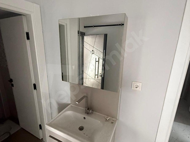VALİDE SULTAN MAHALLESİNDE SATILIK FIRSAT YENİLENMİŞ 2+1 DAİRE - Görsel 7