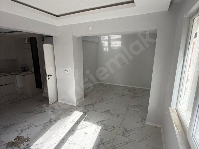 VALİDE SULTAN MAHALLESİNDE SATILIK FIRSAT YENİLENMİŞ 2+1 DAİRE - Görsel 20