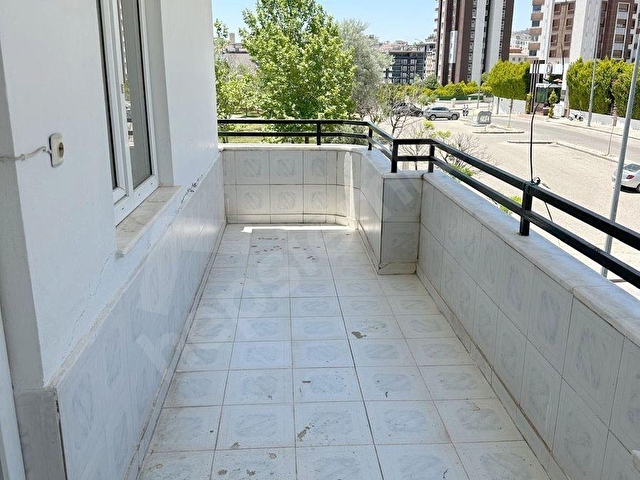 GÜVENEVLERDE 4+1 MUHTEŞEM GENİŞLİKTE KİRALIK DİARE FIRSATI - Görsel 24