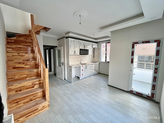 SANCAKTEPE MECLİS MAHALLESİNDE SATILIK 5+1 ÇATI DUBLEKS DAİRE