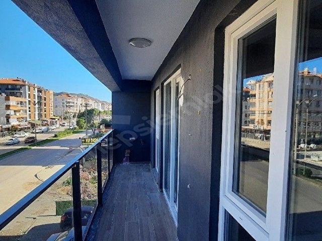 ORTACA ATATÜRK CADDESİ ÜZERİNDE AİLEYE VE OFİSE UYGUN DAİRE - Görsel 22