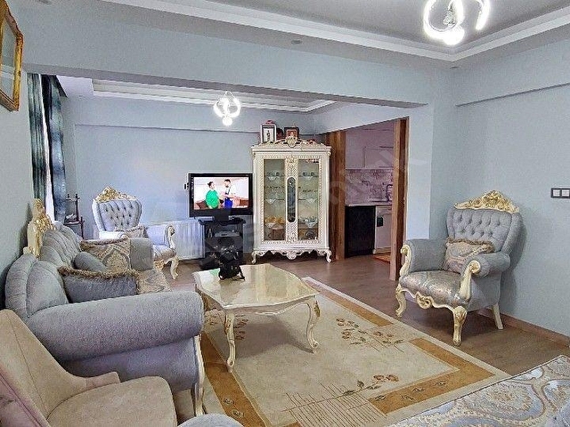 GİRNE MAHALLESİNDE CADDE ÜZERİ SATILIK 4+1 TRİPLEX/VİLLA - Görsel 3