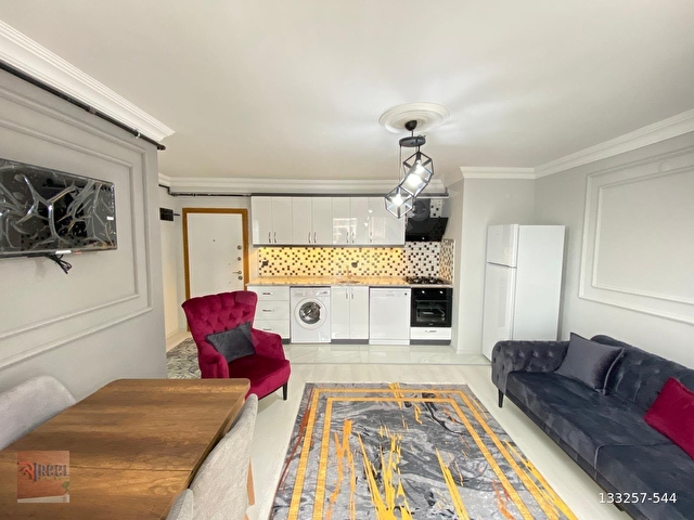 REELDEN TRAMVAYA YAKIN HOLLÜ LÜKS EŞYALI KİRALIK 1+1 DAİRE - Görsel 3