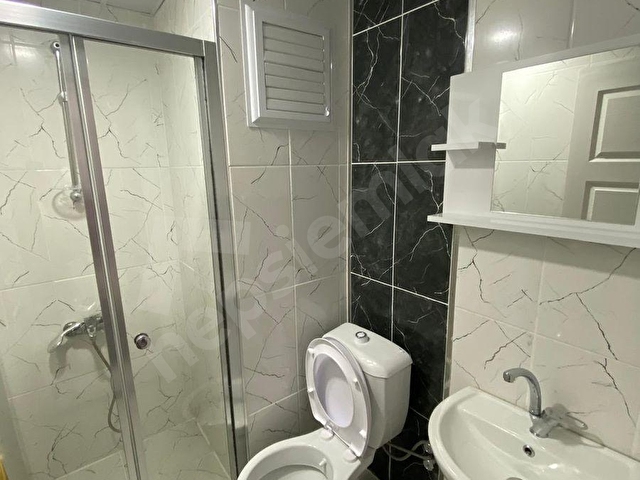 REELDEN TRAMVAYA YAKIN HOLLÜ LÜKS EŞYALI KİRALIK 1+1 DAİRE - Görsel 18