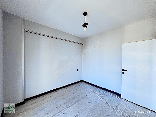 ALAÇATIDAN Oturum Başlayan Yeni Binada, Manzaralı, Kiralık 1+1 - Görsel 21