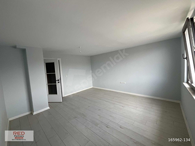 ÇAYIROVANIN MERKEZİ LOKASYONUNDA 3+1 GENİŞ DUBLEKS DAİRE. - Görsel 11