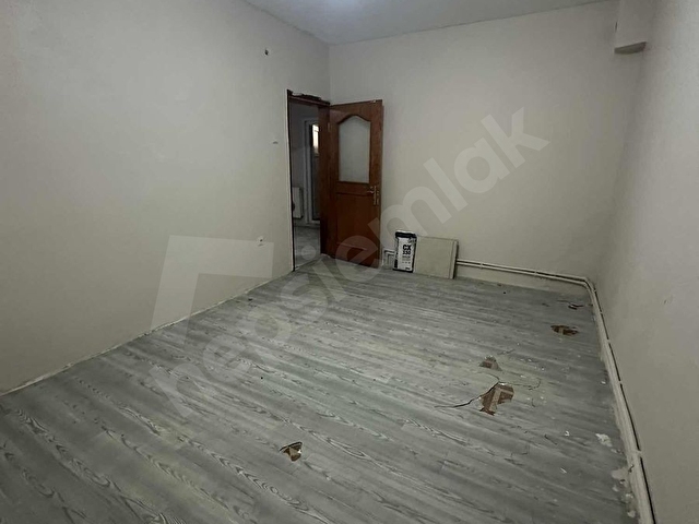 KAÇMAZ EMLAK TAN ANA CADDEYE YAKIN 26 M2 ARSA PAYLI 2+1 DAİRE.. - Görsel 10