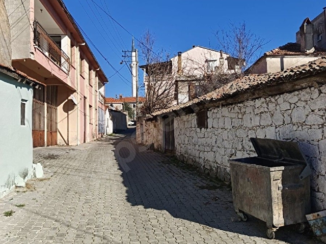 Aşağıbey köyü iyi durumda köy evi