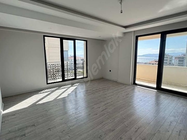 ATATEPE DE 2+1 96m2 DENİZ MANZARALI SİTEDE KİRALIK LÜX DAİRE