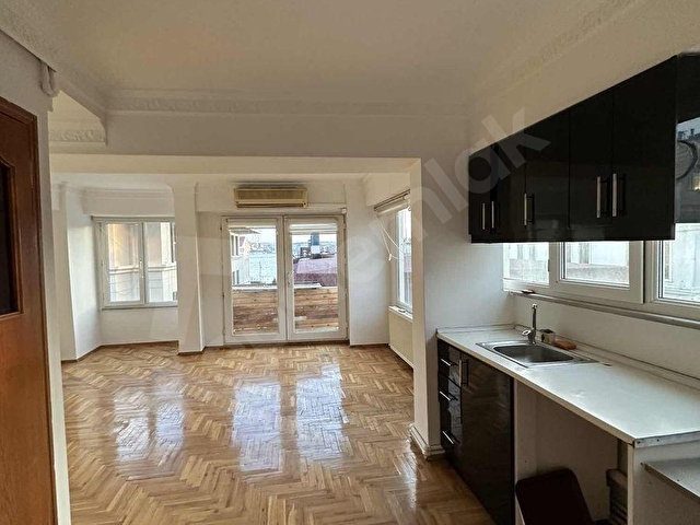 Beşiktaş Çırağan Caddesinde Ana cadde üzerinde 80m2 Arakat Kombili - Görsel 8