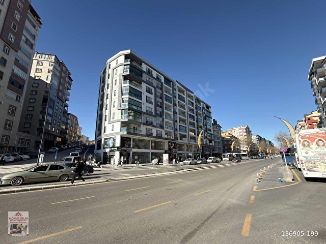 YAĞMUR EMLAKTAN MERKEZDE 2+1 KAPALI OTOPARKLI SATILIK DAİRE - Görsel 2