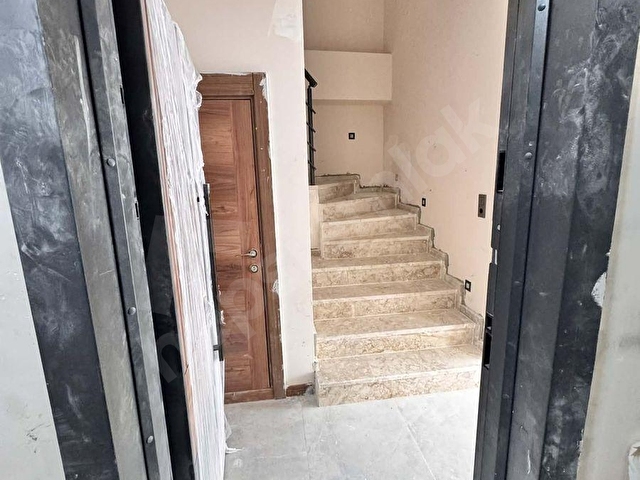 DAĞCI EMLAK BULDAN TARİHİ ÇARŞIDA SATILIK DÜKKAN VE DAİRELER - Görsel 3