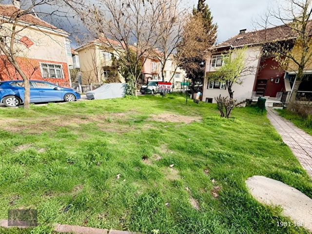 Rıza ACARdan Köşe Geniş Bahçeli 3 Katlı Satılık Müstakil Ev - Görsel 8