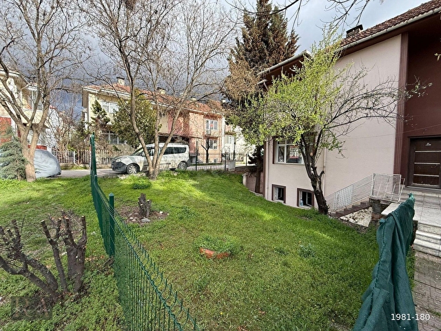 Rıza ACARdan Köşe Geniş Bahçeli 3 Katlı Satılık Müstakil Ev - Görsel 27