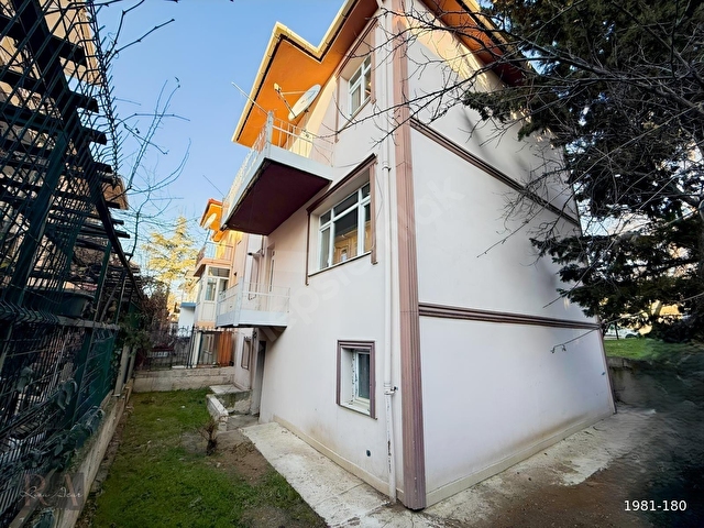 Rıza ACARdan Köşe Geniş Bahçeli 3 Katlı Satılık Müstakil Ev - Görsel 30