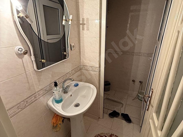 GÜNEYKENT MAHALLESİNDE TRAMWAYA SIFIR 3+1 GENİŞ DAİRE - Görsel 18