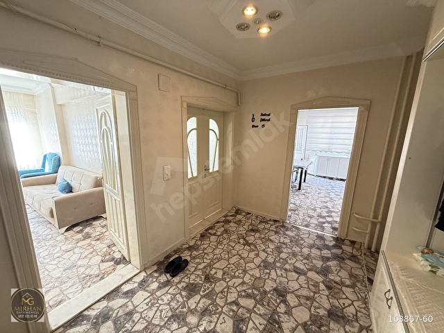 GÜNEYKENT MAHALLESİNDE TRAMWAYA SIFIR 3+1 GENİŞ DAİRE
