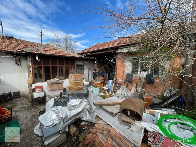 DAMLA EMLAKTAN ABİDEHATUN MAH. 309 M2 AVLULU MÜSTAKİL EV ! - Görsel 9