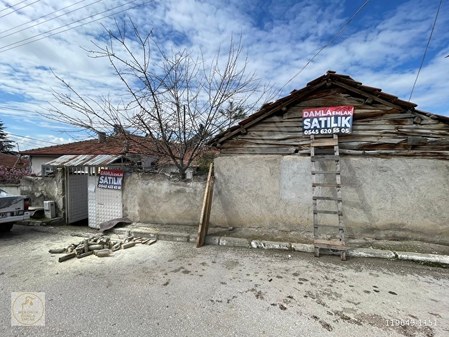 DAMLA EMLAKTAN ABİDEHATUN MAH. 309 M2 AVLULU MÜSTAKİL EV ! - Görsel 2