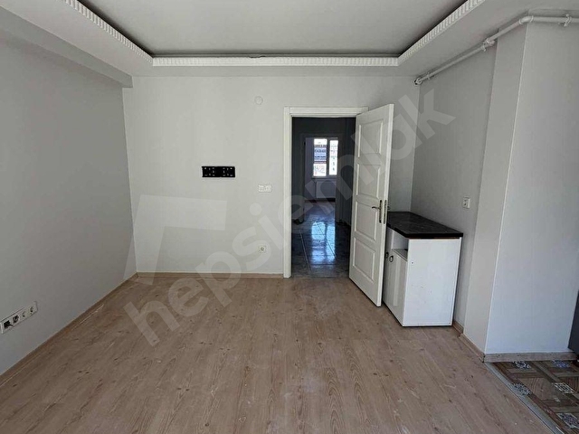 IRMAKTAN YAVRUKUŞ SOKAKTA BOŞ HEMEN TESLİM 2+1 KİRALIK DAİRE - Görsel 6