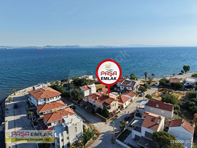 ÇANDARLI ADA MAHALLESİNDE EŞSİZ KONUMDA, DENİZ MANZARALI VİLLA