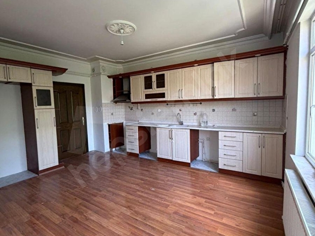 Karaman Merkez Nefise Sultan Mahallesinde, Kemal Kaynaş Stadyumu karşısında yer alan bu kiralık 3+1 - Görsel 5
