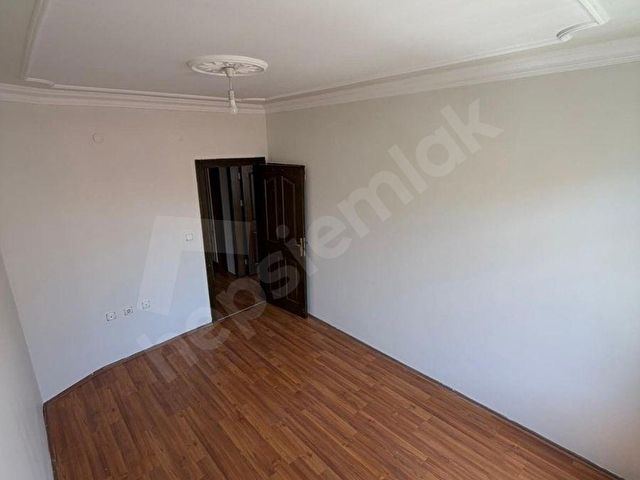 Karaman Merkez Nefise Sultan Mahallesinde, Kemal Kaynaş Stadyumu karşısında yer alan bu kiralık 3+1 - Görsel 9