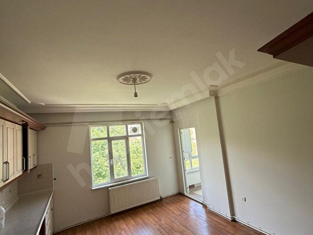 Karaman Merkez Nefise Sultan Mahallesinde, Kemal Kaynaş Stadyumu karşısında yer alan bu kiralık 3+1 - Görsel 3