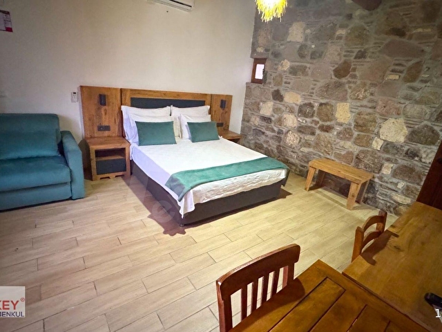 Küçükköyde havuzlu, bakımlı, işletmeye hazır butik otel... - Görsel 10