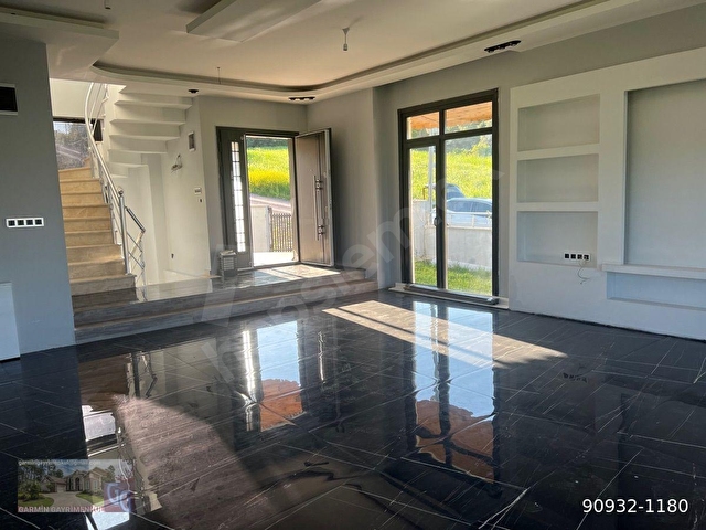 GARMİNDEN YALOVA AKKÖY DE  SATILIK TRİPLEX ULTRA HAVUZLU MÜSTAKİL VİLLA - Görsel 6