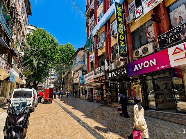 İZMİT FETHİYEDE KARAGÖZ İŞ HANINDA KİRALIK TERASLI 75M² OFİS
