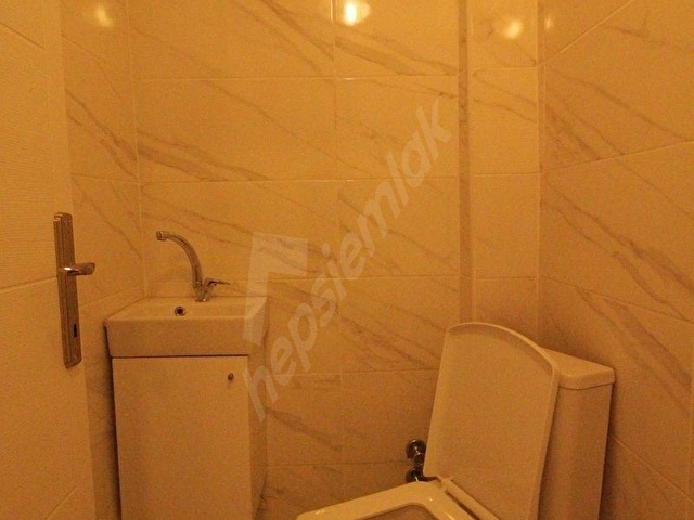 NİŞANTAŞI RUMELİ CADDESİNDE 2 BÖLÜM 50M2 KİRALIK İŞ YERİ. - Görsel 12