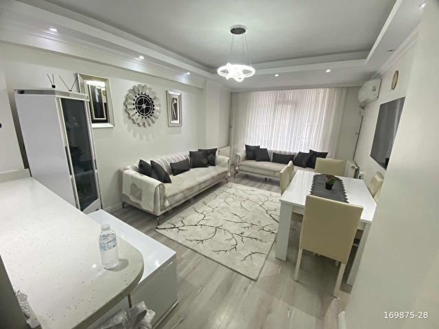 SULTANGAZİ DE 1.KAT ASANSÖRLÜ İSKANLI BALKONLU 2+1 SATILIK DAİRE