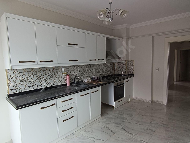 FISTIKLIK MAHALLESİNDE SATILIK 3+1 ARA KAT BAKIMLI DAİRE - Görsel 7