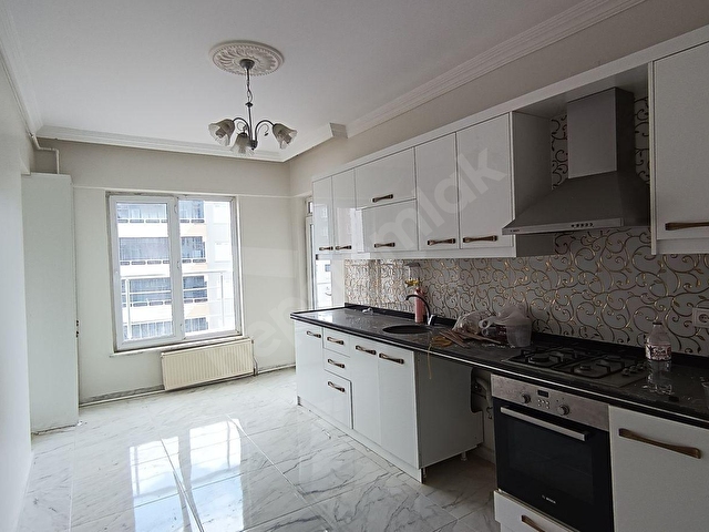 FISTIKLIK MAHALLESİNDE SATILIK 3+1 ARA KAT BAKIMLI DAİRE - Görsel 8