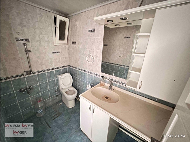 KARŞIYAKA ÇARŞIDA İŞ YERİNE UYGUN ZEMİN ÜSTÜ KİRALIK 2+1 DAİRE - Görsel 20