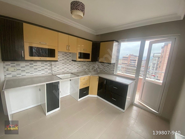 FURKAN EMLAK’TAN İLYASKÖY MAH. 3+1 5.KAT ARAKAT 130M2 ÇİFT BALKONLU ASANSÖRLÜ 12 YILLIK FIRSAT DAİRE