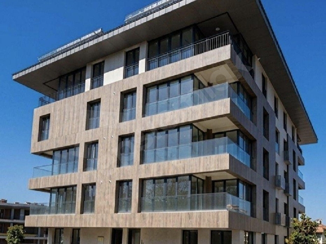 Çengelköyün üst kısmında, 2 bloklu  butik site içinde, 4+1, 180 M2, 2 banyolu, teraslı dublex daire - Görsel 2