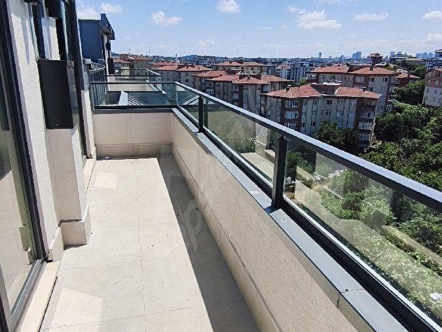 Çengelköyün üst kısmında, 2 bloklu  butik site içinde, 4+1, 180 M2, 2 banyolu, teraslı dublex daire - Görsel 28