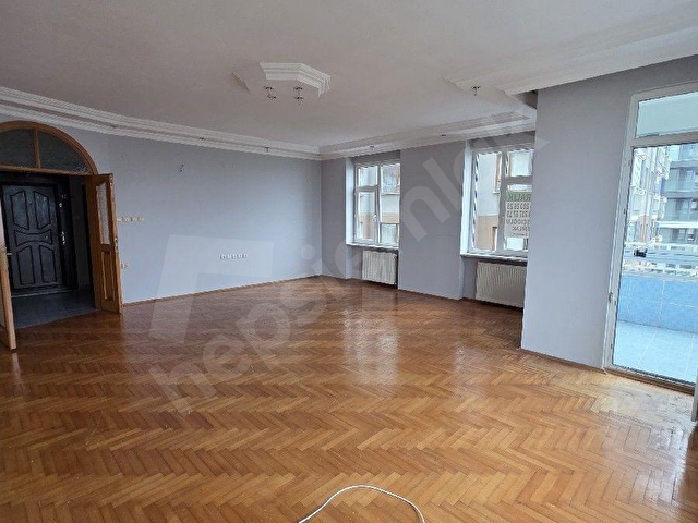 TAŞÇIOĞLU EMLAK || İSLAMPAŞA MAH. ANAYOL ÜZERİ 4+1 200m2 KİRALIK - Görsel 6